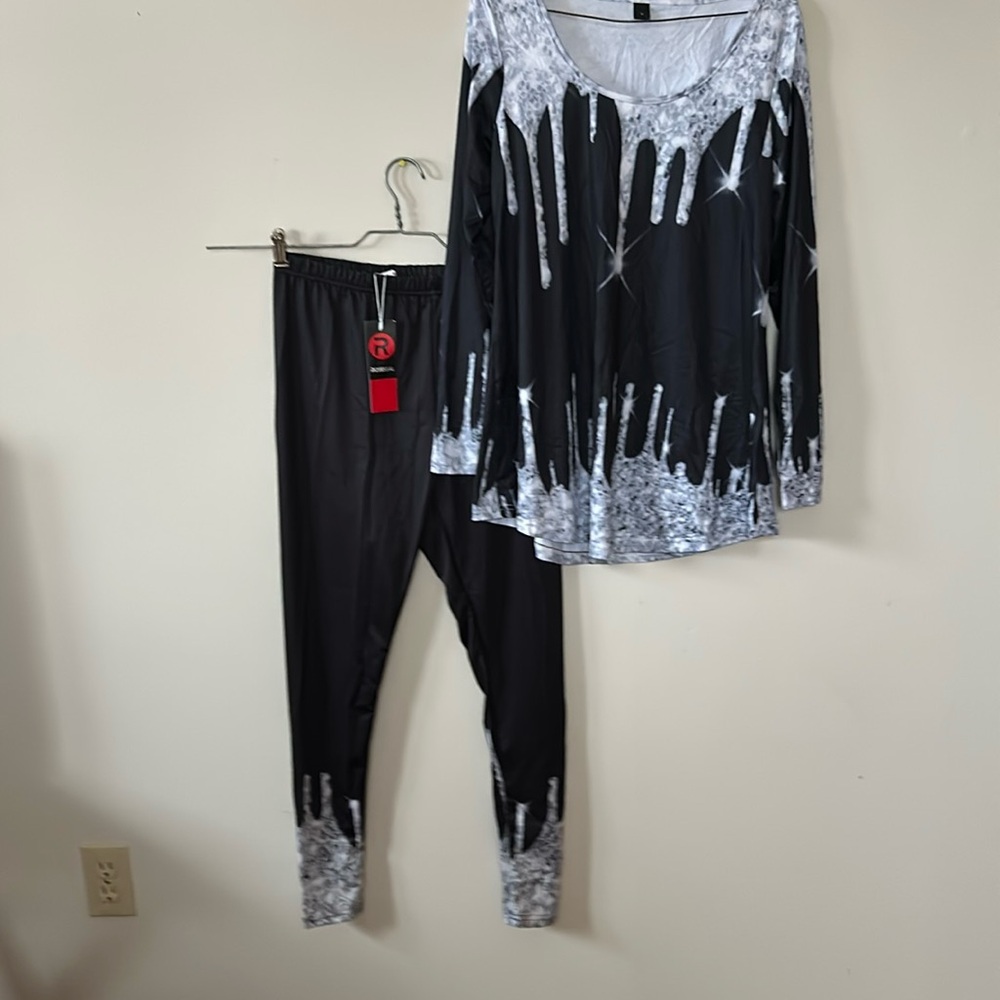 Rosegal  95% polyester 2 pc set black with grey trim size S